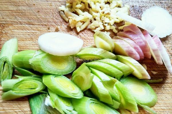 牛肉炒酸菜的做法图解4