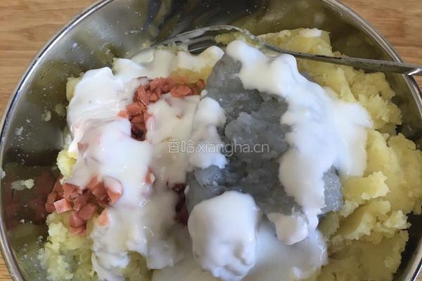 酸奶土豆泥虾球的做法图解3