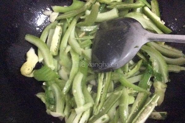 客家肉丸炒青椒的做法图解6