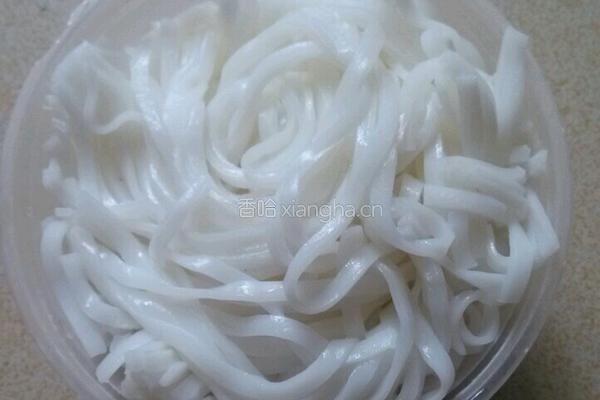 猪肝生菜河粉汤的做法图解1