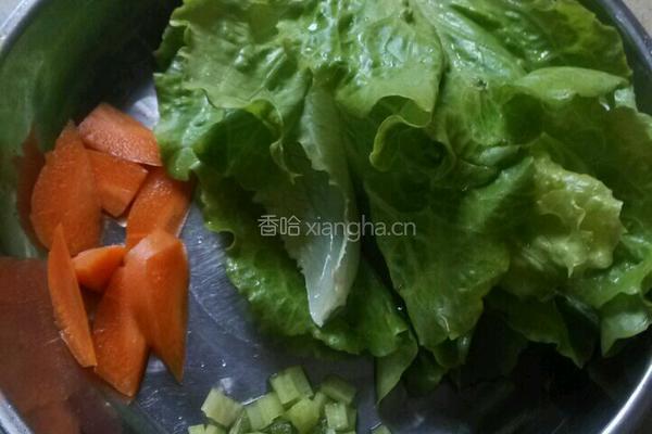 猪肝生菜河粉汤的做法图解2