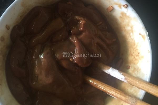 蒜苗炒猪肝的做法图解2