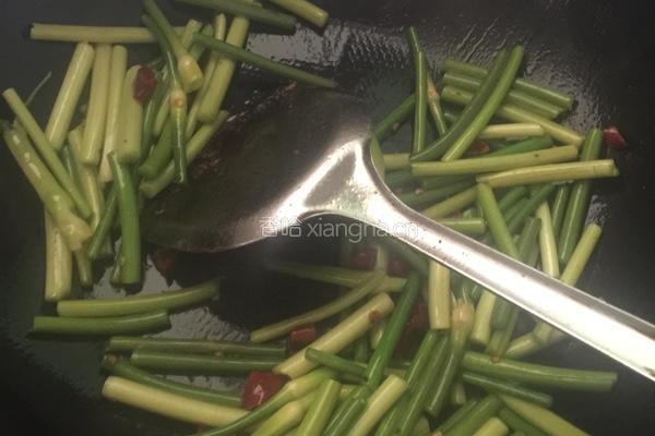 蒜苗炒猪肝的做法图解8