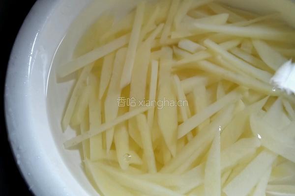 炸薯条的做法图解3
