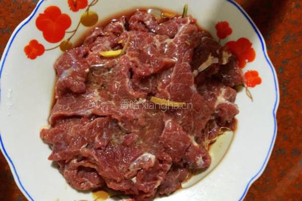 牛肉炒咸菜的做法图解1