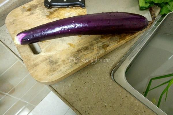 茄子炒肉片的做法图解1
