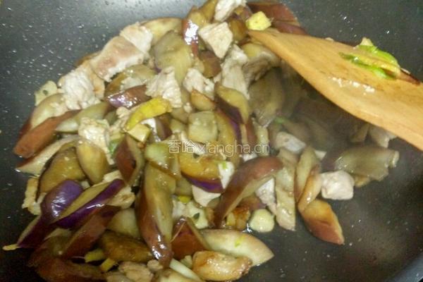 茄子炒肉片的做法图解5