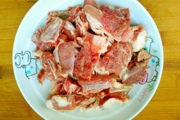 西红柿土豆炖牛腩的做法图解1
