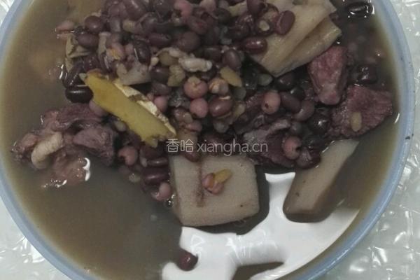 小红豆薏米莲藕汤的做法图解5
