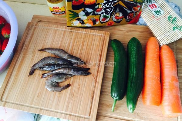 鲜虾寿司的做法图解1