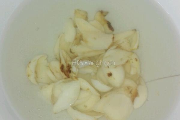 红豆薏米百合汤的做法图解1