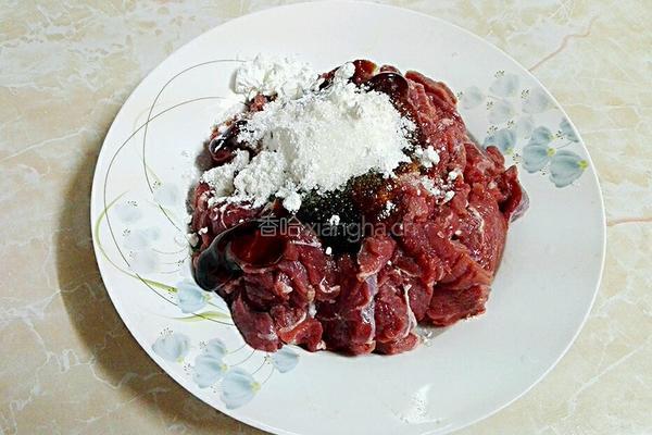 甜椒炒牛肉的做法图解2