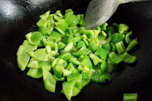 甜椒炒牛肉的做法图解5
