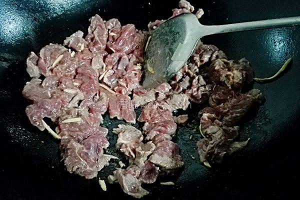 甜椒炒牛肉的做法图解7