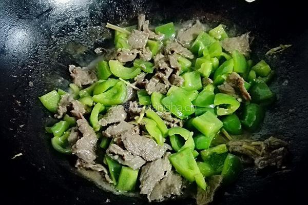 甜椒炒牛肉的做法图解10