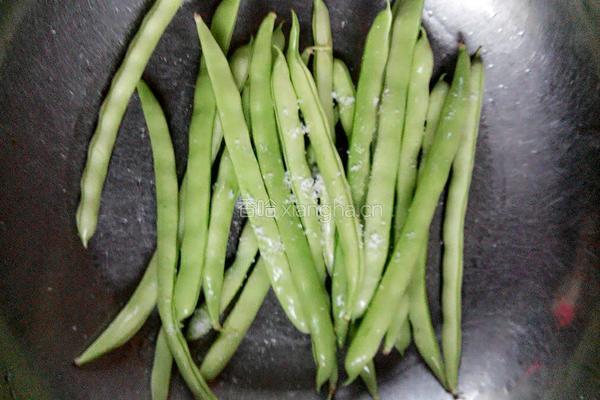 清炒四季豆的做法图解1