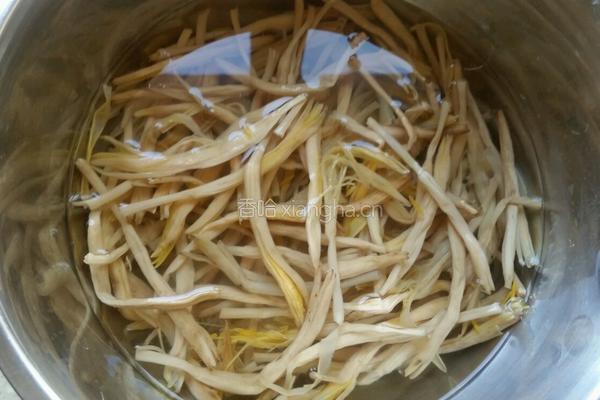 肉丝黄花菜的做法图解1