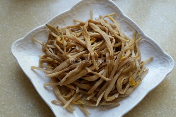 肉丝黄花菜的做法图解2
