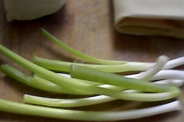 小葱拌双豆腐的做法图解1