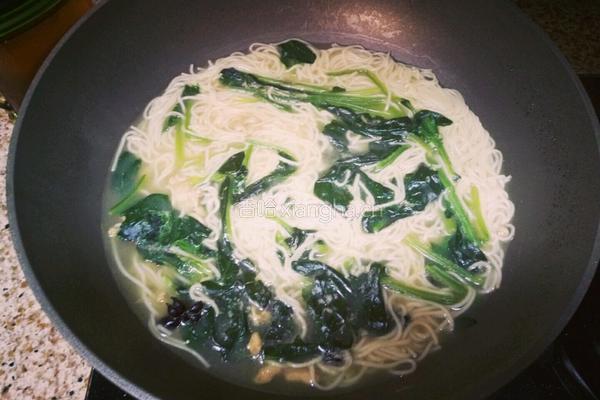 菠菜炝锅面的做法图解11