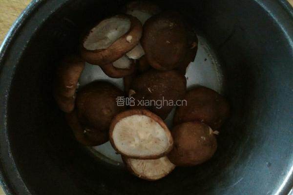 香菇烧油菜的做法图解2
