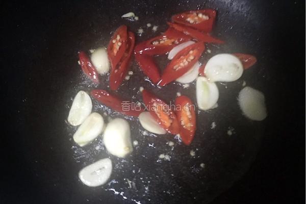 斋炒海鲜菇甜豆的做法图解3