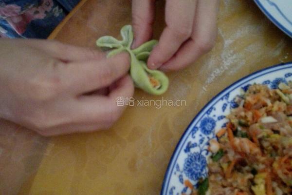 彩色蔬菜梅花饺的做法图解8