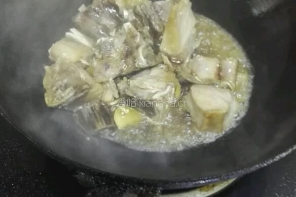 莴笋炖排骨的做法图解3