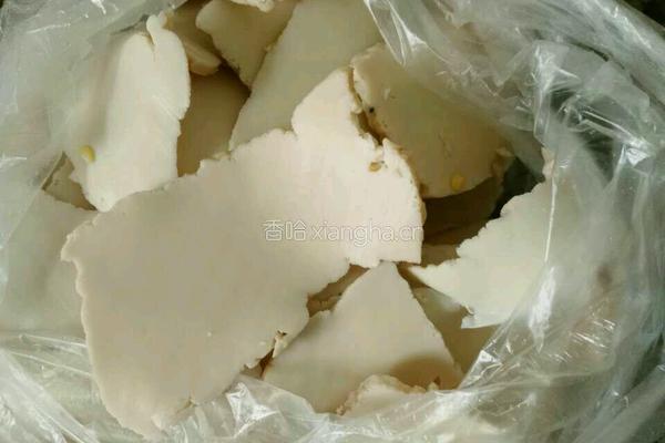 猪头肉肠子炖腊豆腐的做法图解4