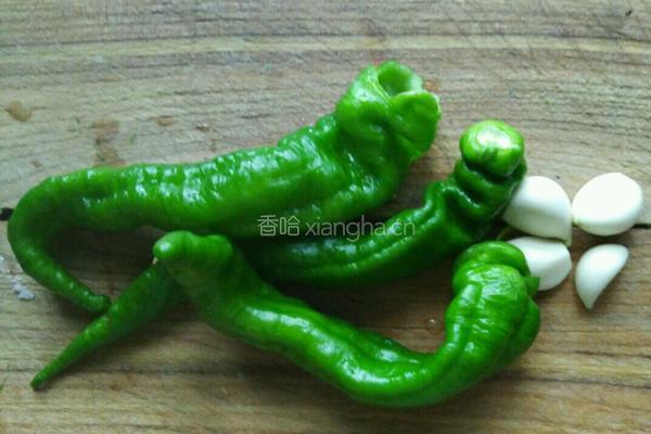 青椒炒腐竹的做法图解2