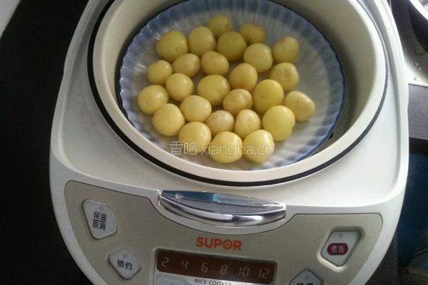 椒盐小土豆的做法图解1