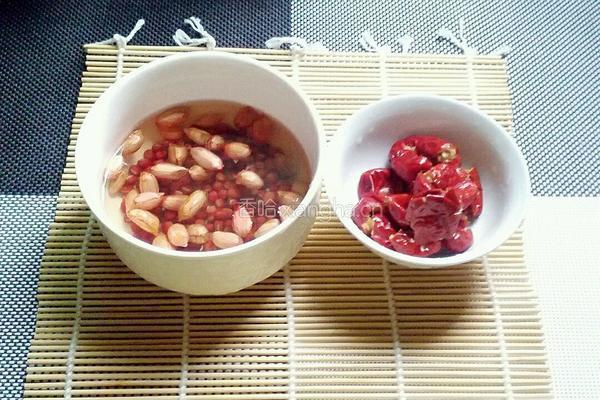 香纯红枣豆浆的做法图解1