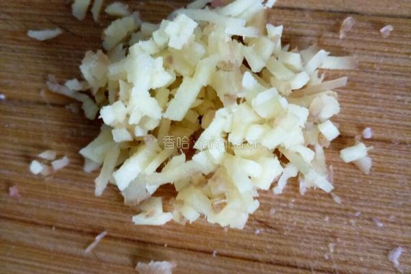 芹菜大肉包子的做法图解3