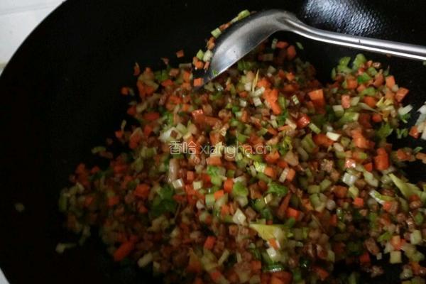 芹菜大肉包子的做法图解5
