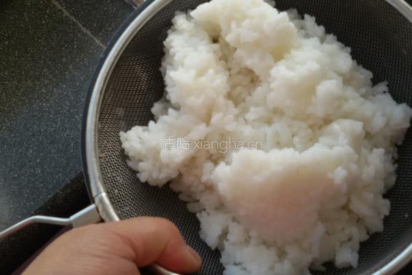 宝宝的蛋炒饭的做法图解3