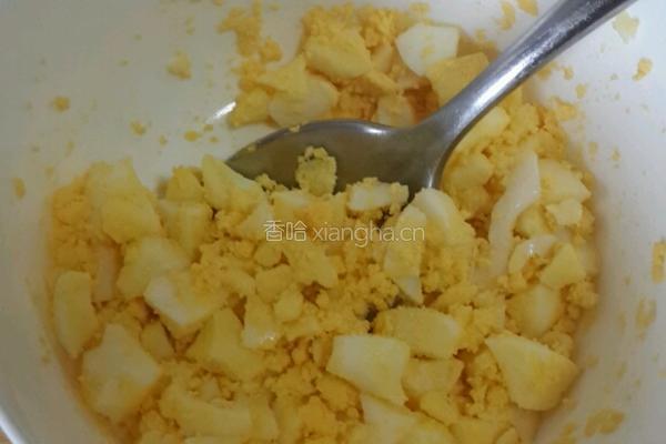 草莓鸡蛋三明治的做法图解3