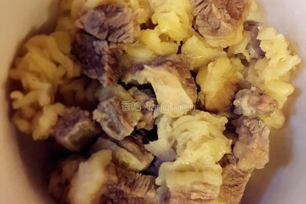萝卜烧牛腩的做法图解1