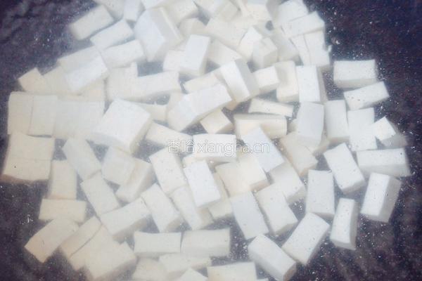 香椿芽拌豆腐的做法图解3