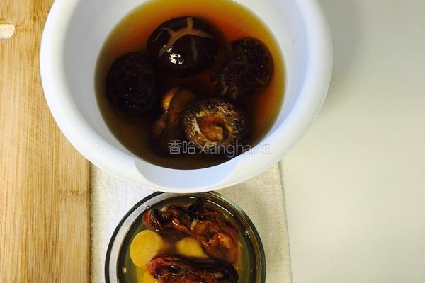 排骨干贝干蚝粥的做法图解1