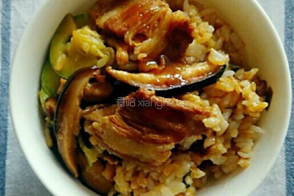 五花肉焖饭