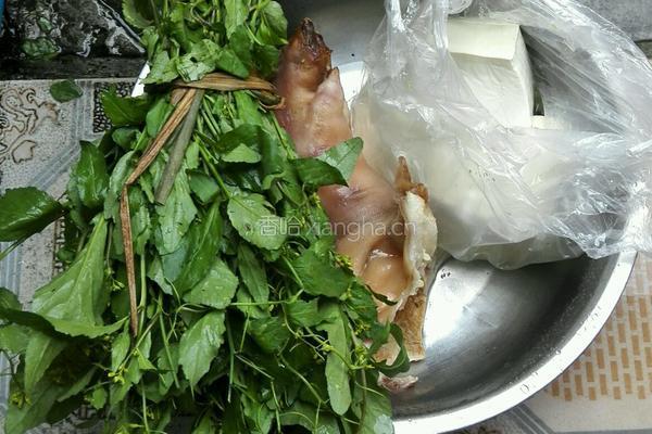 柴火野菜袪火汤的做法图解1