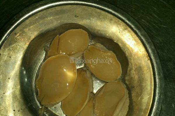蒜蓉粉丝蒸鲜鲍的做法图解1
