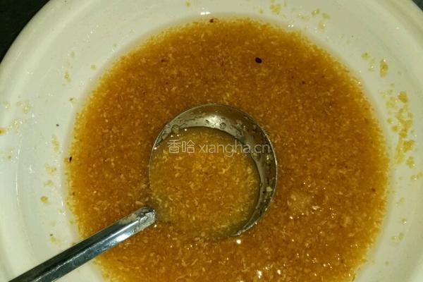蒜蓉粉丝蒸鲜鲍的做法图解5