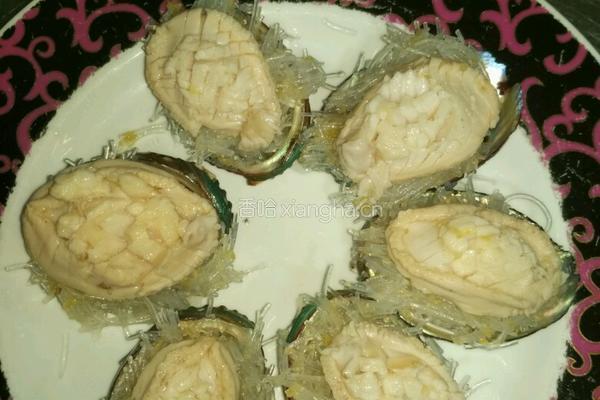 蒜蓉粉丝蒸鲜鲍的做法图解8