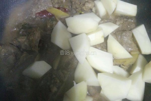 排骨炖土豆的做法图解10