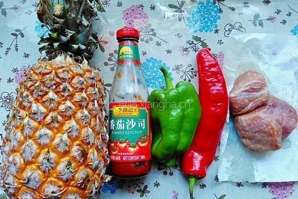 菠萝咕噜肉的做法图解1