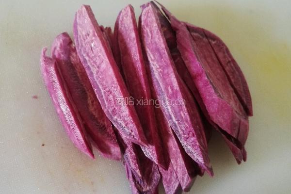 拔丝紫薯的做法图解2
