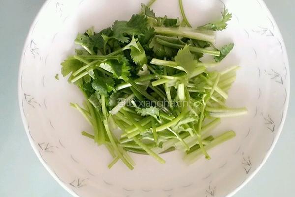 香菜土豆丝的做法图解2