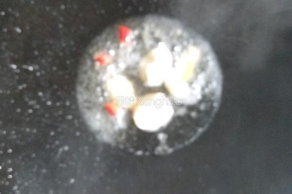 芹菜炒乌贼鱼的做法图解4