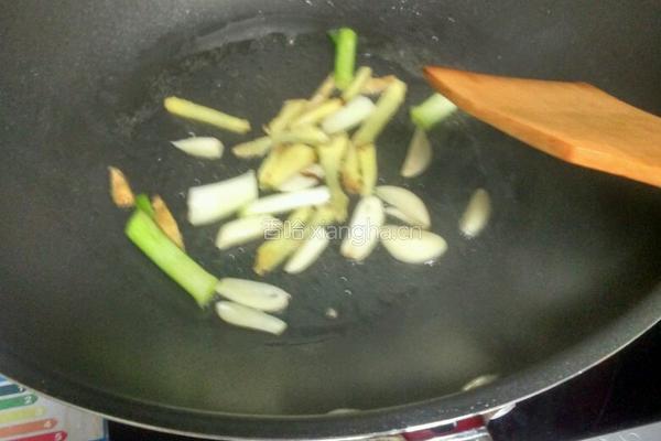 韭黄炒肉丝的做法图解3